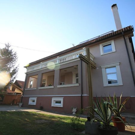 Hostel Teresianum Aleksinac Exteriér fotografie